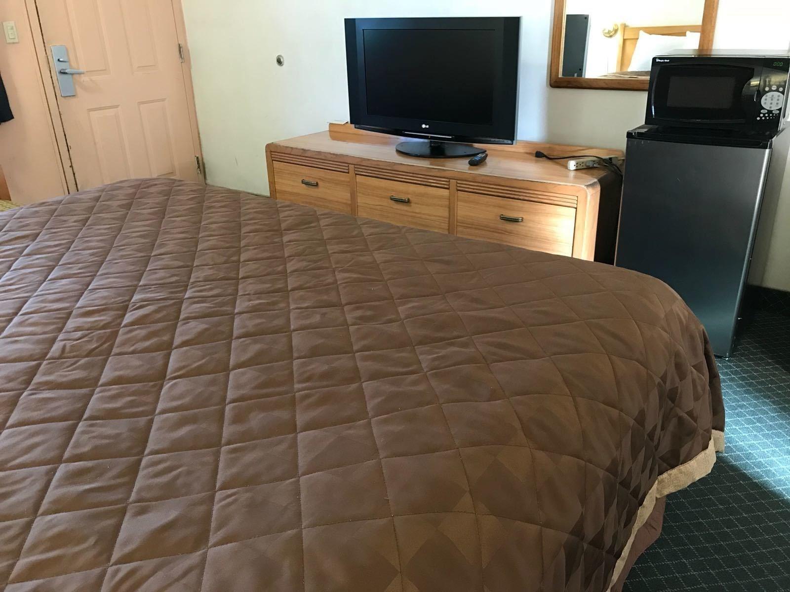 Economy 3*
