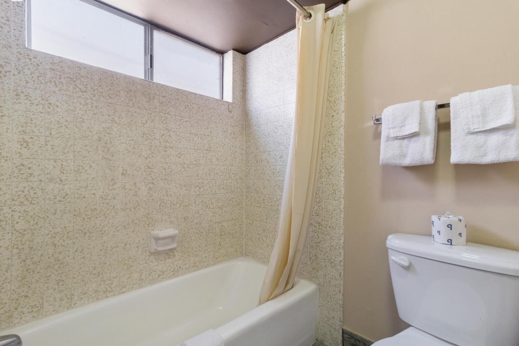 Economy Motel 3*