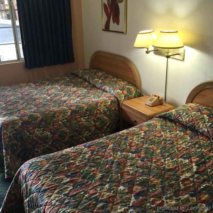 Motel Economy 3*